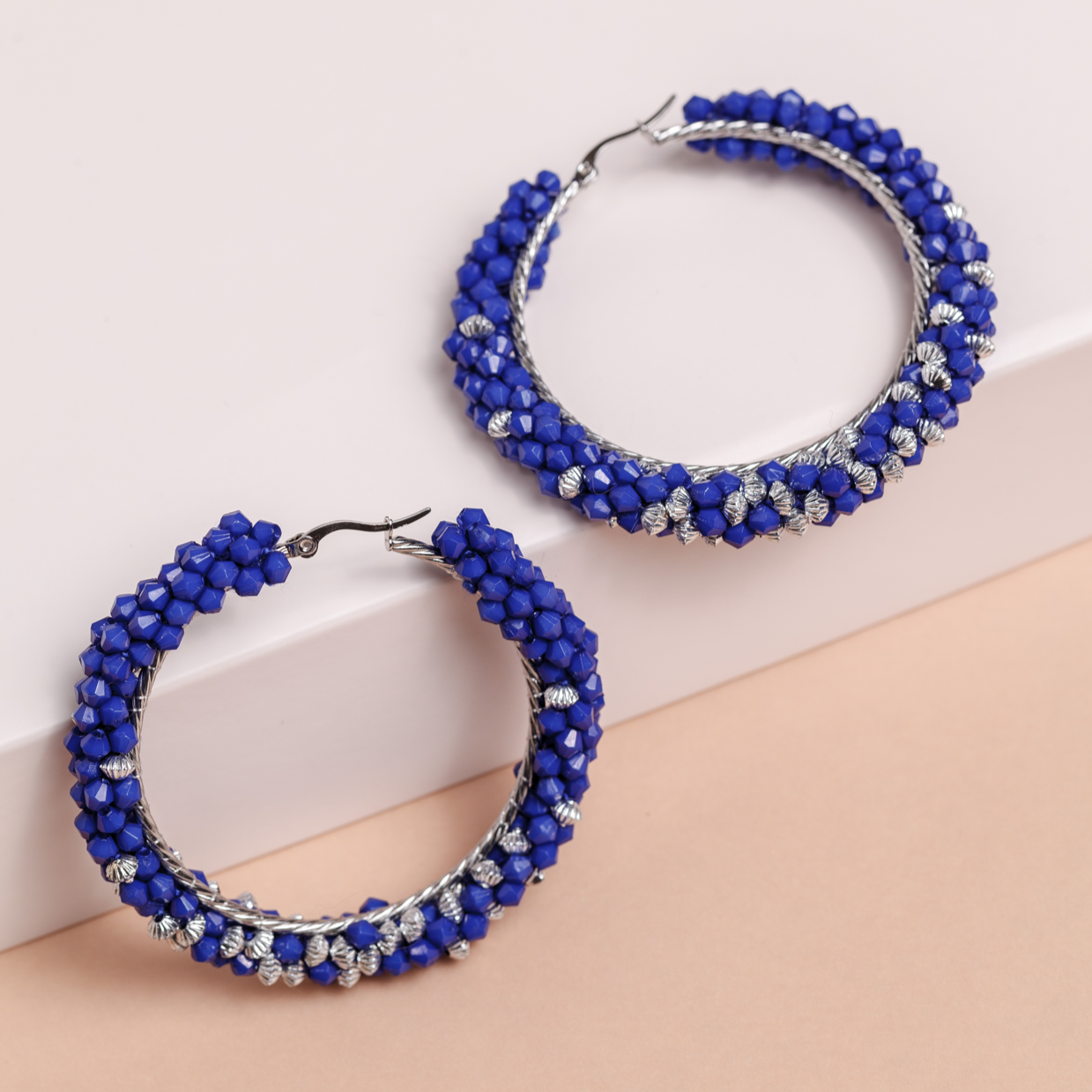 Pendientes aro CORAL tejidos azul y plata