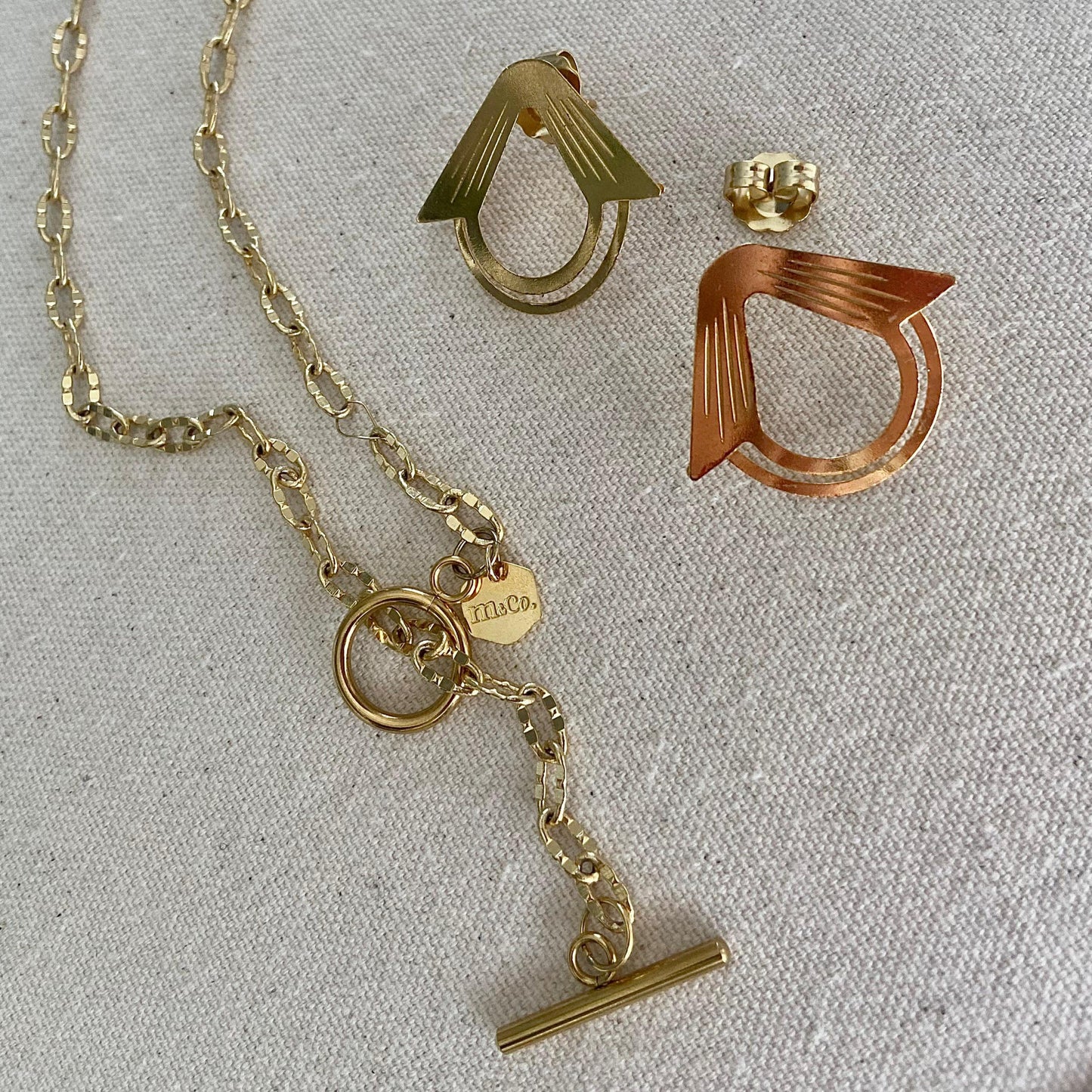 Conjunto de pendientes y collar