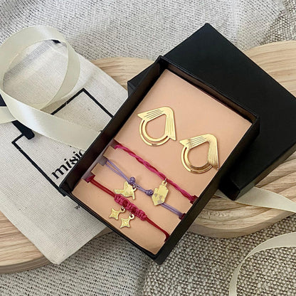 Conjunto de pendientes y pulseras