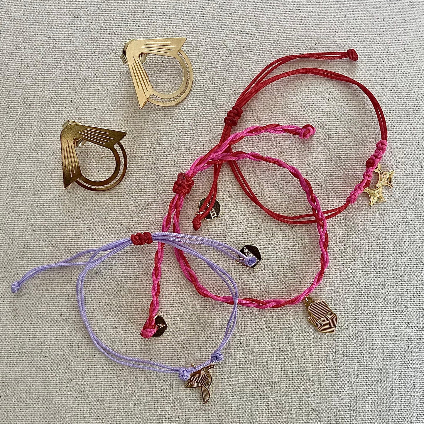 Conjunto de pendientes y pulseras