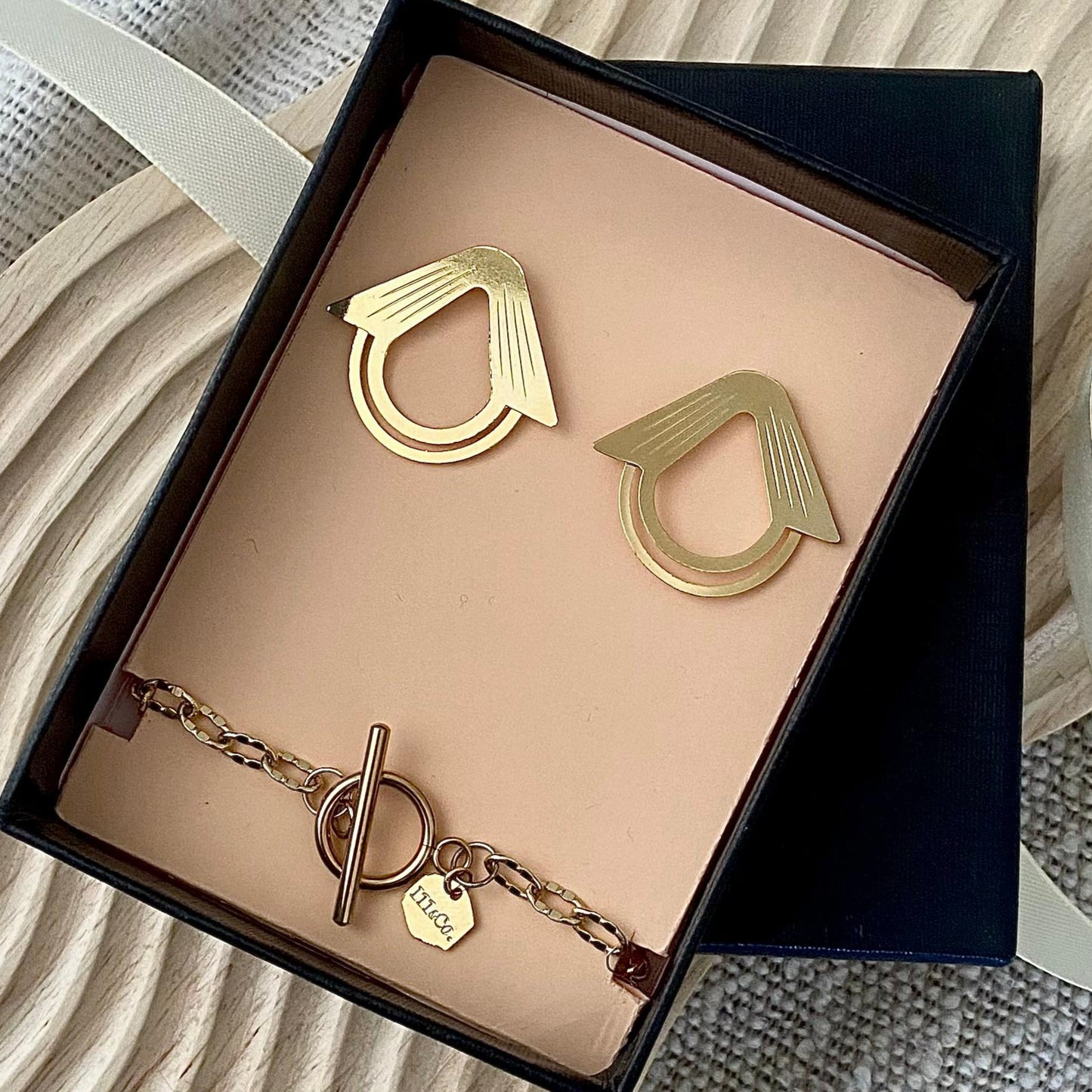 Conjunto de pendientes y collar