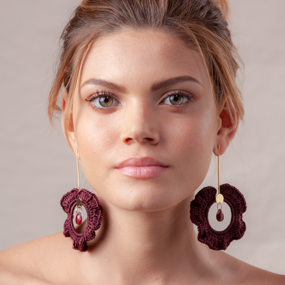 Pendientes SAN JOAQUÍN vinotinto y oro