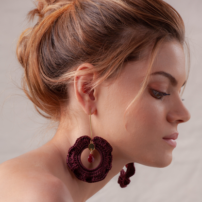 Pendientes SAN JOAQUÍN vinotinto y oro