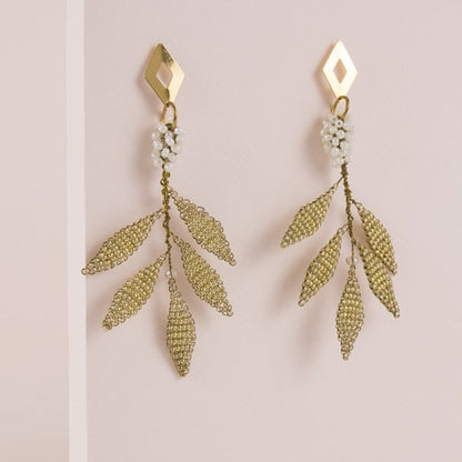 Pendientes Acacia con piedras oro perla