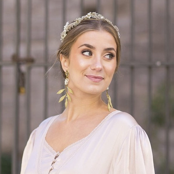 Pendientes Acacia con piedras oro perla