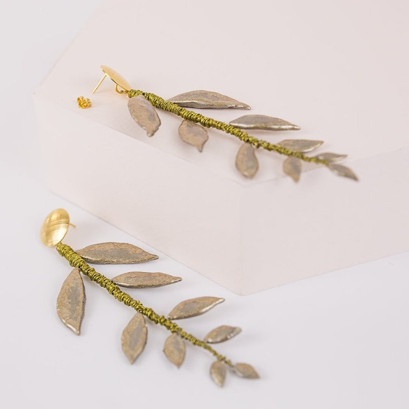 Pendientes de porcelana Heliconia oro