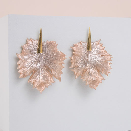 Pendientes hoja de arce en porcelana