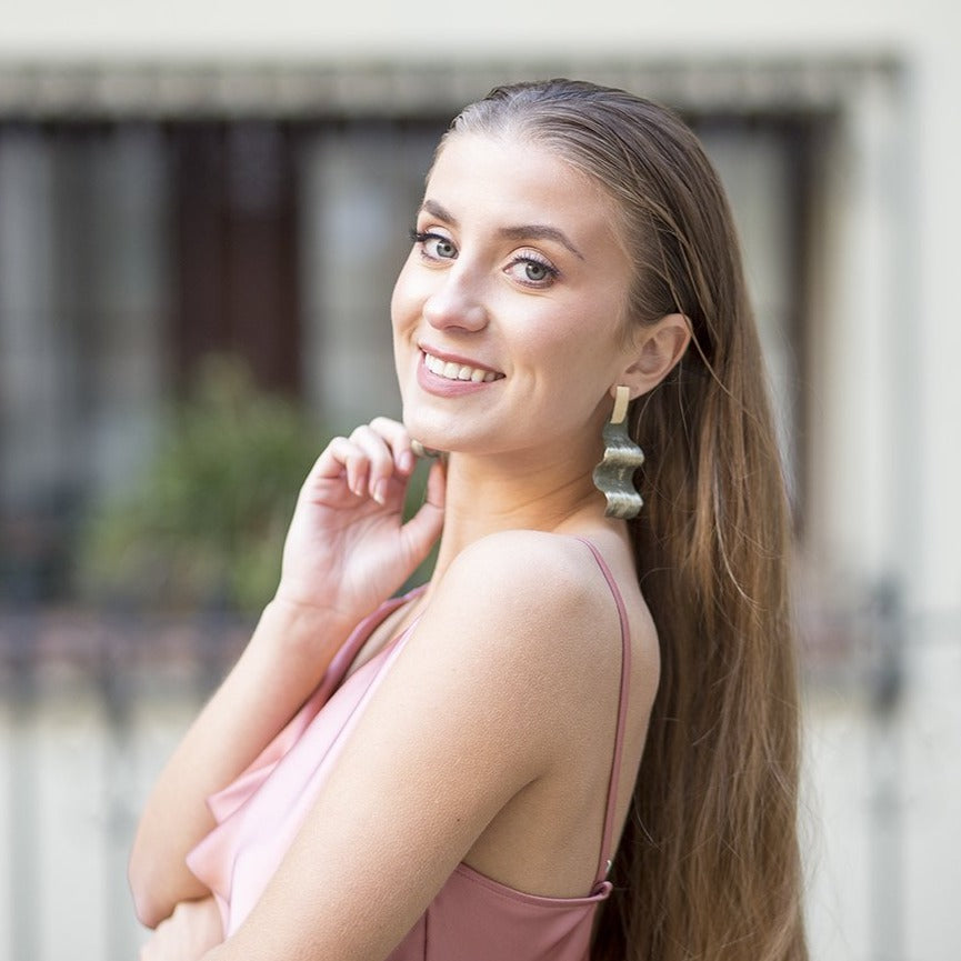 Pendientes hoja de porcelana verde oro