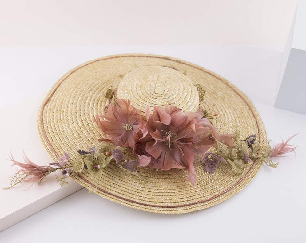 Pamela canotier mompox con plumas rosa y nude