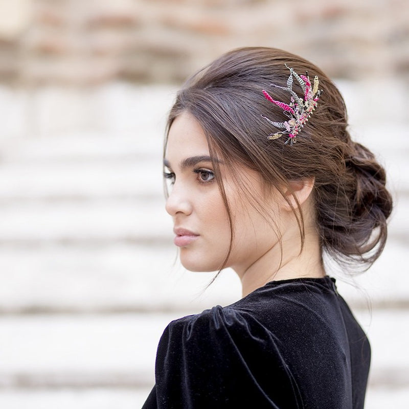 Alquiler de tocado peineta Joya fucsia