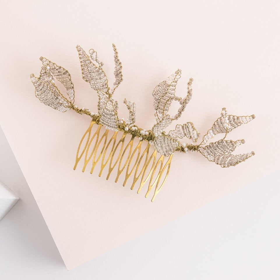 Peineta Orchid oro y blanco