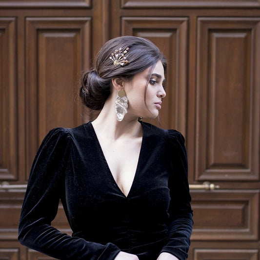 Peineta pequeña de piedras oro y crema