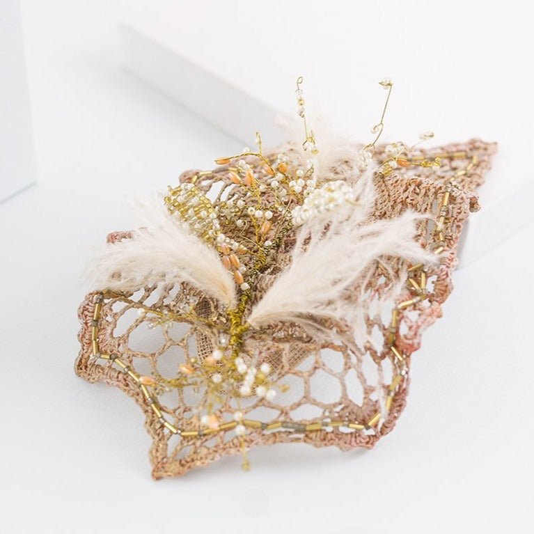 Tocado crochet soft coral