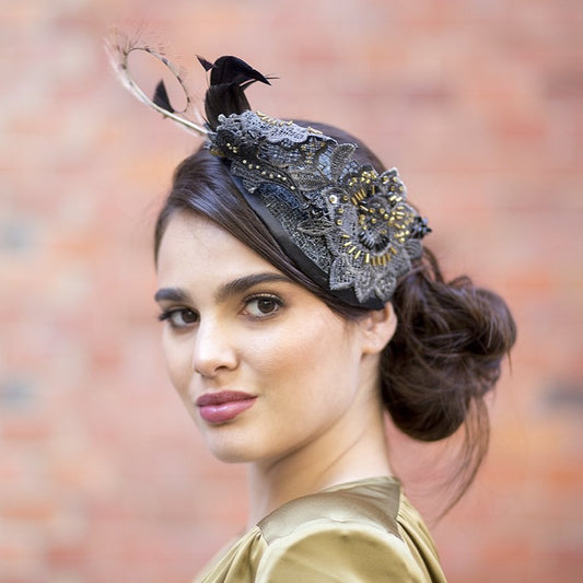 Alquiler de Tocado Tropic guipur negro