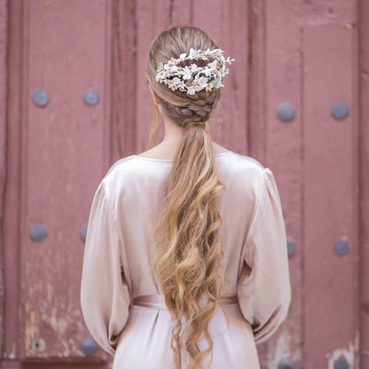 Tocado de porcelana primavera blanco y pastel