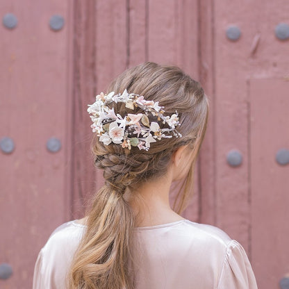 Tocado de porcelana primavera blanco y pastel